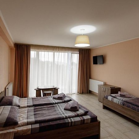 Brooklyn Hotel Yablunytsya Ngoại thất bức ảnh