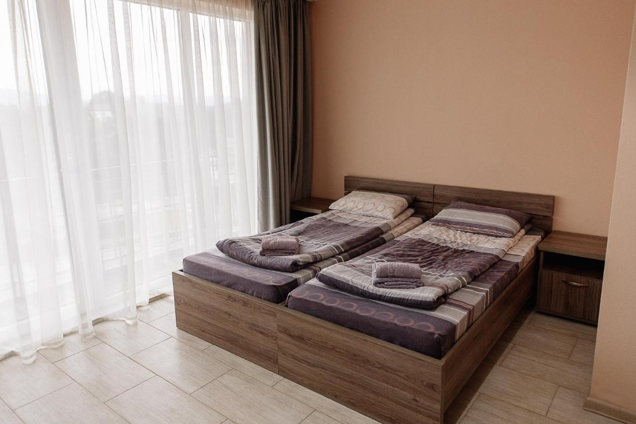 Brooklyn Hotel Yablunytsya Ngoại thất bức ảnh