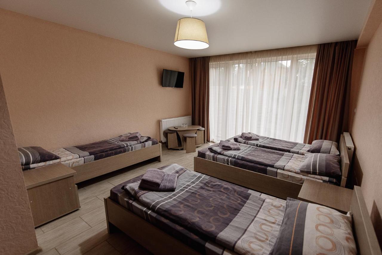 Brooklyn Hotel Yablunytsya Ngoại thất bức ảnh