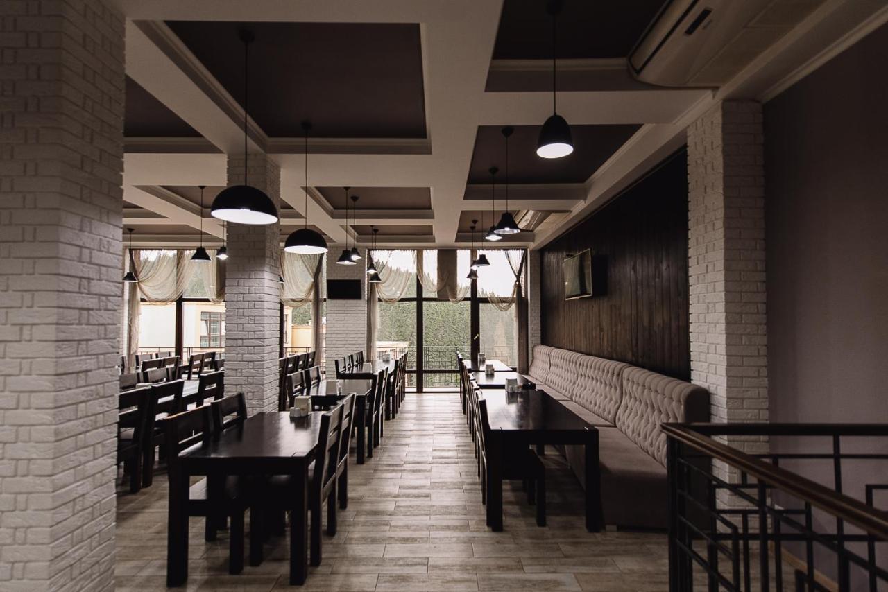 Brooklyn Hotel Yablunytsya Ngoại thất bức ảnh