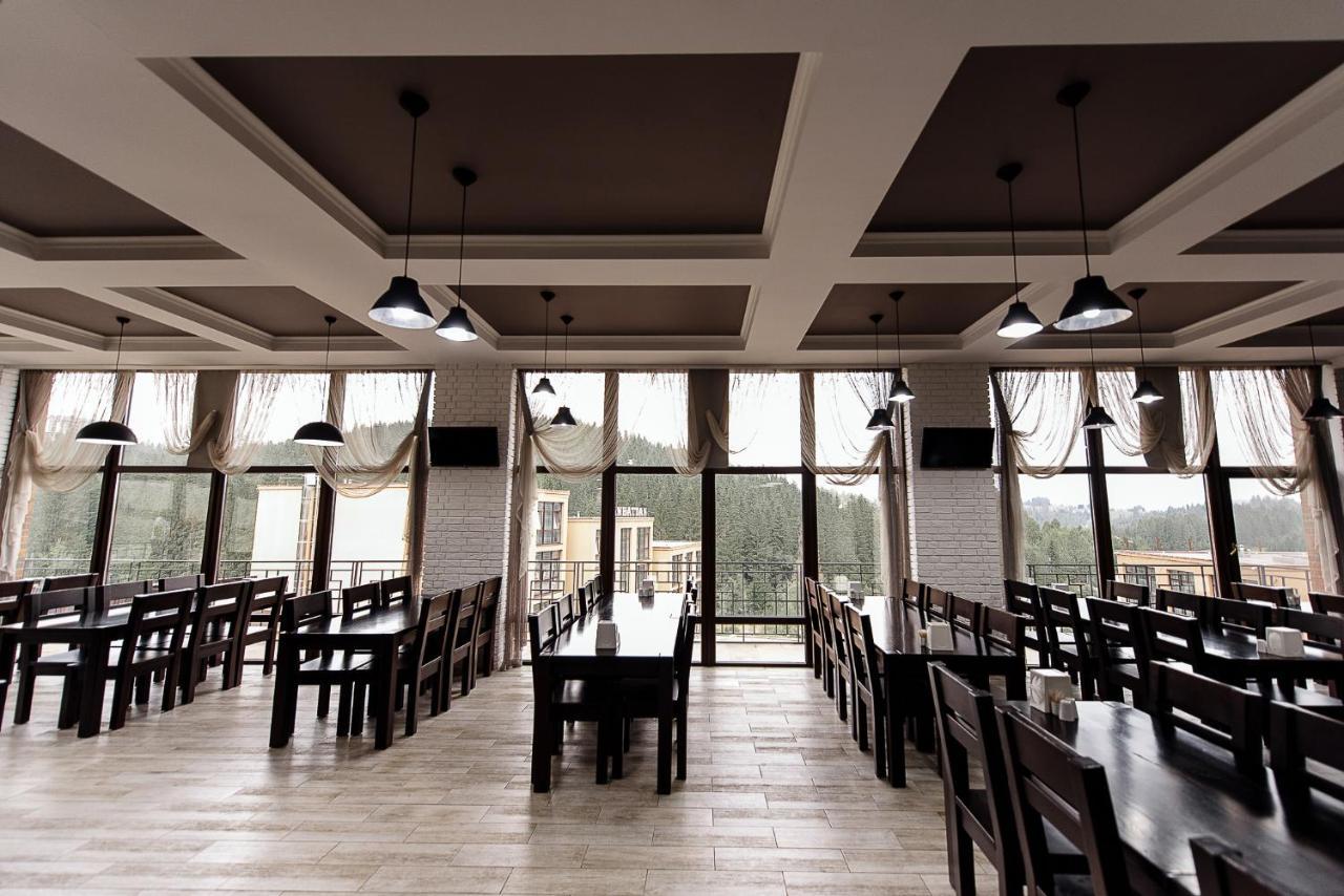 Brooklyn Hotel Yablunytsya Ngoại thất bức ảnh