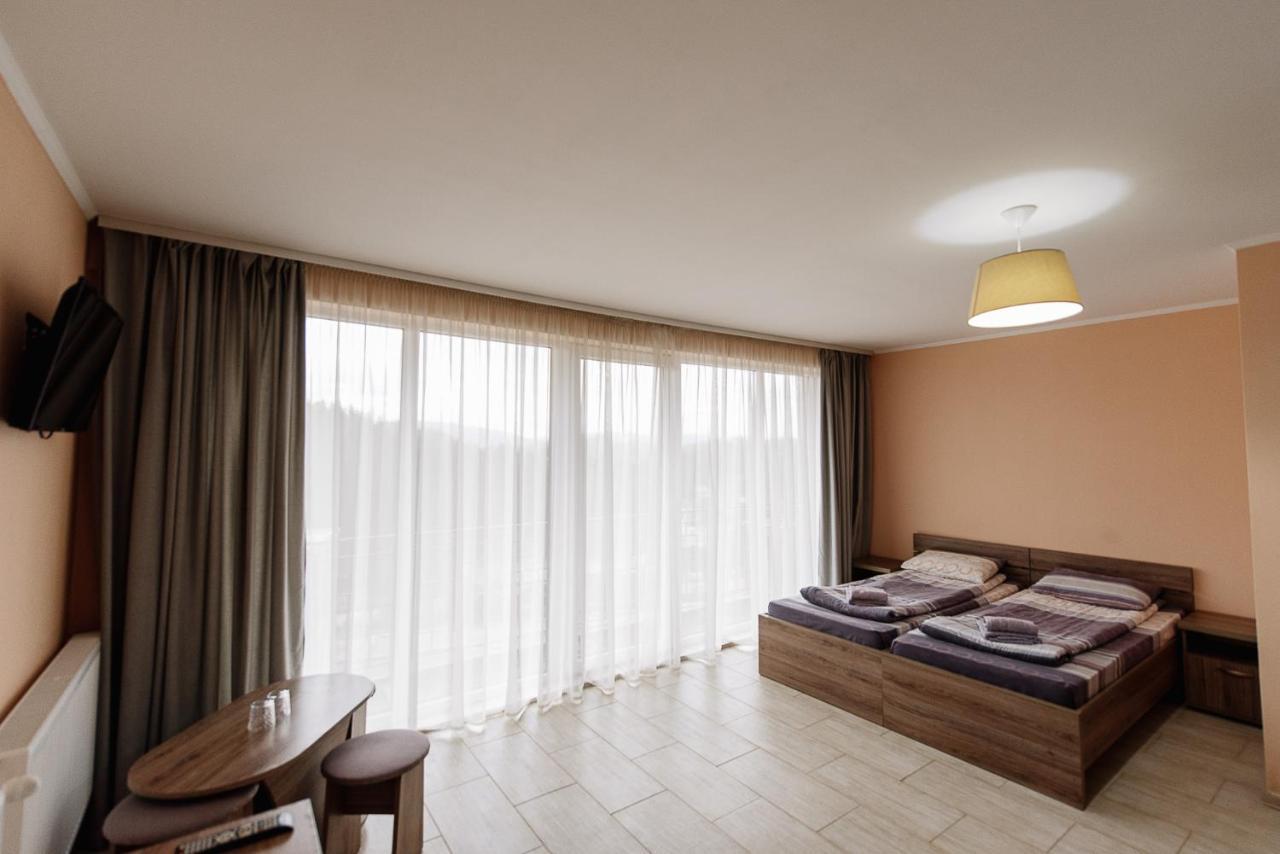 Brooklyn Hotel Yablunytsya Ngoại thất bức ảnh