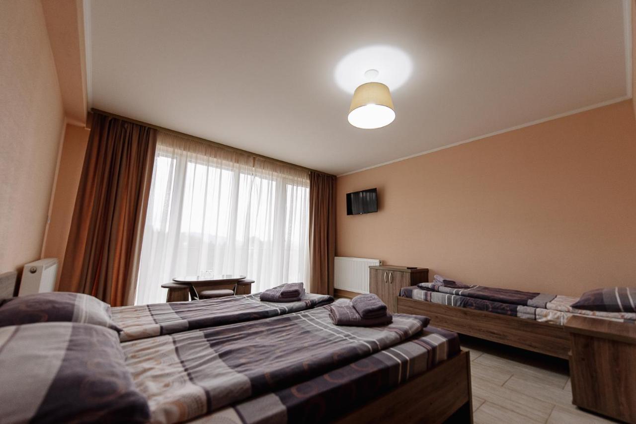 Brooklyn Hotel Yablunytsya Ngoại thất bức ảnh